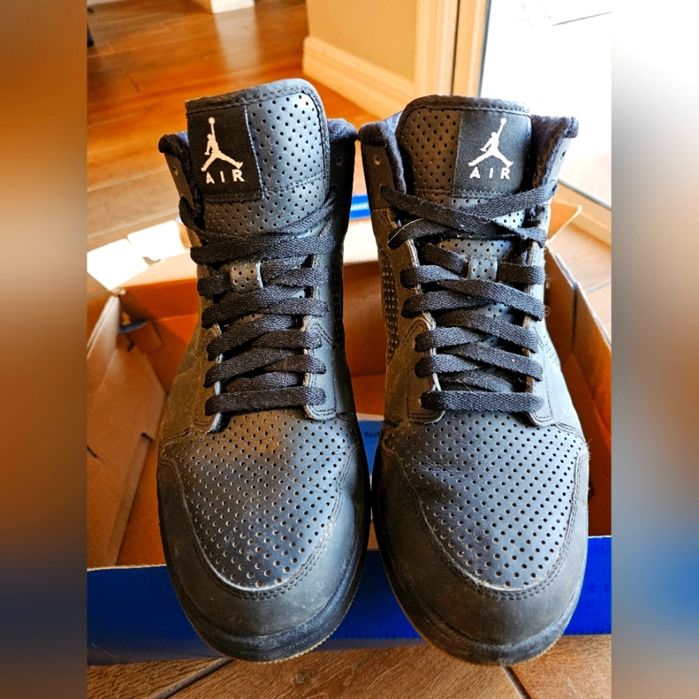 Size 9.5 NIKE AIR JORDAN ALPHA 1 BLACK